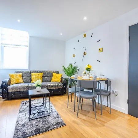 -83pl- For Your Relaxed & Cosy & Free Parking